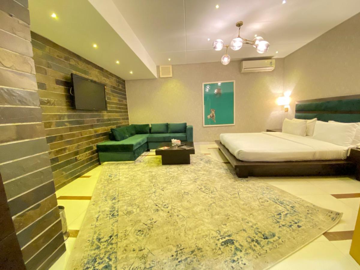 Lahore Continental Hotel エクステリア 写真