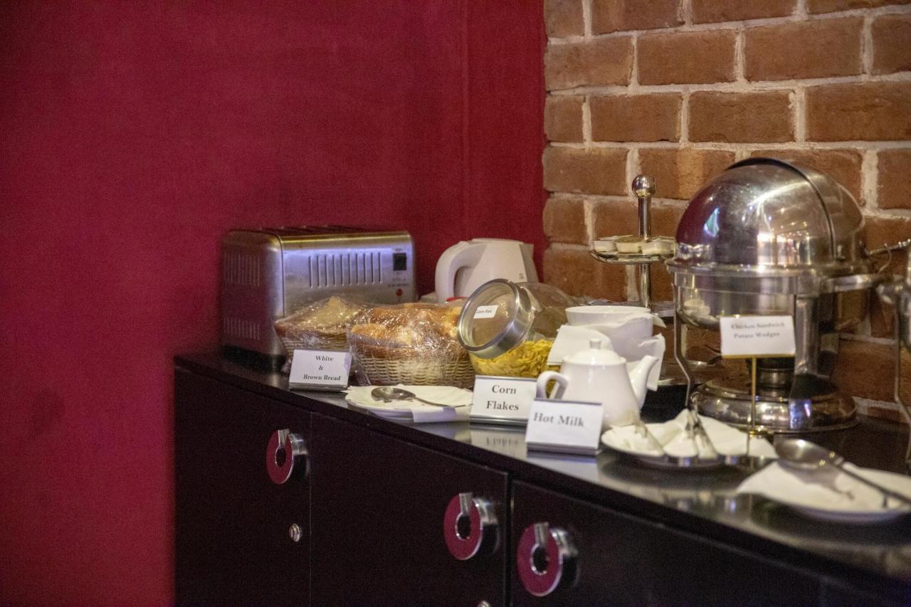 Lahore Continental Hotel エクステリア 写真