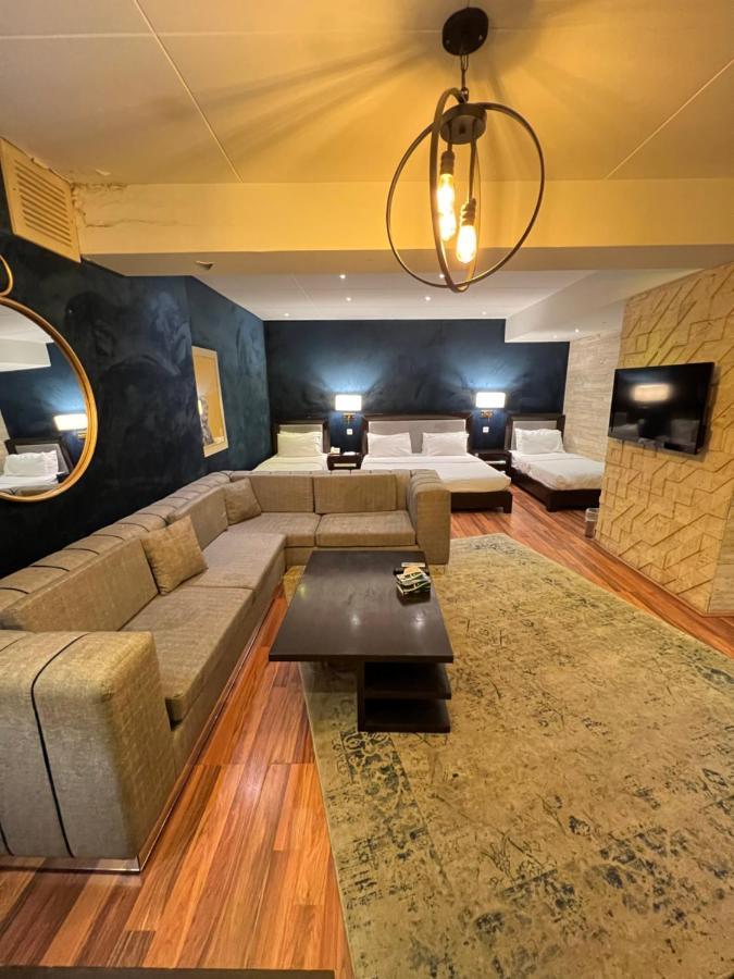 Lahore Continental Hotel エクステリア 写真