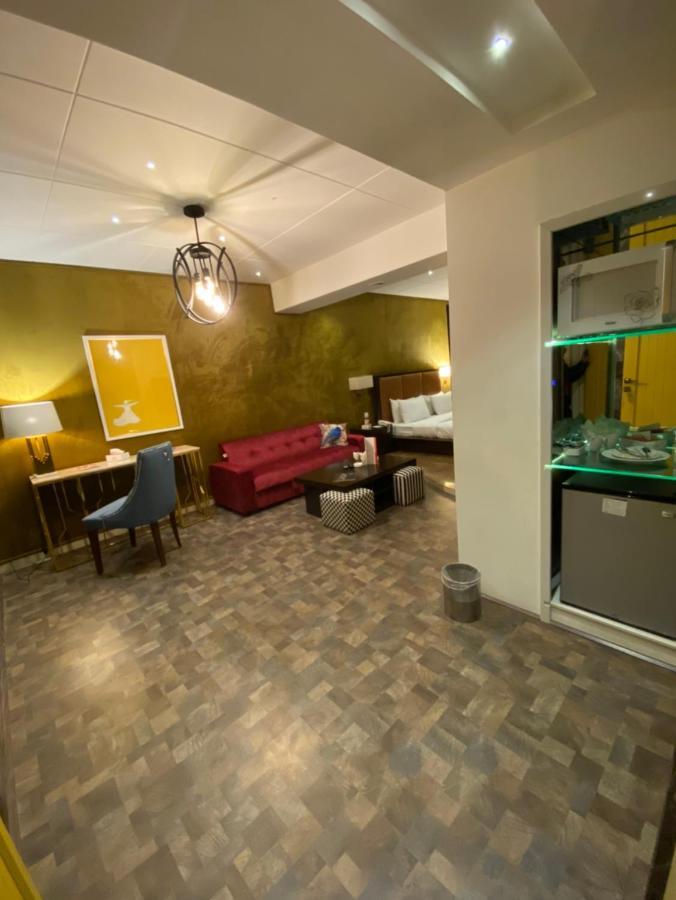 Lahore Continental Hotel エクステリア 写真