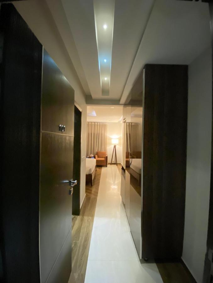 Lahore Continental Hotel エクステリア 写真